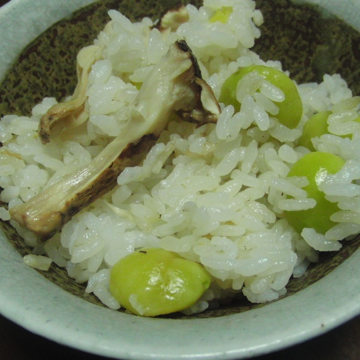 松茸と銀杏の炊き込みご飯